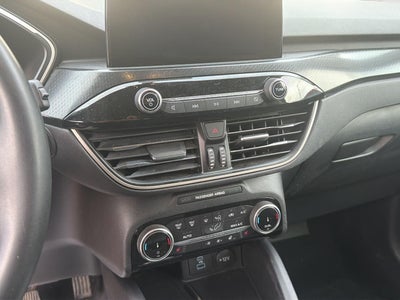 2022 Ford ESCAPE SEL Base