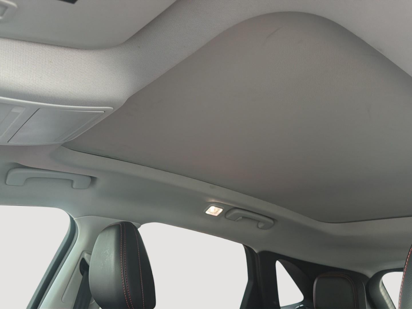 2022 Ford ESCAPE SEL Base