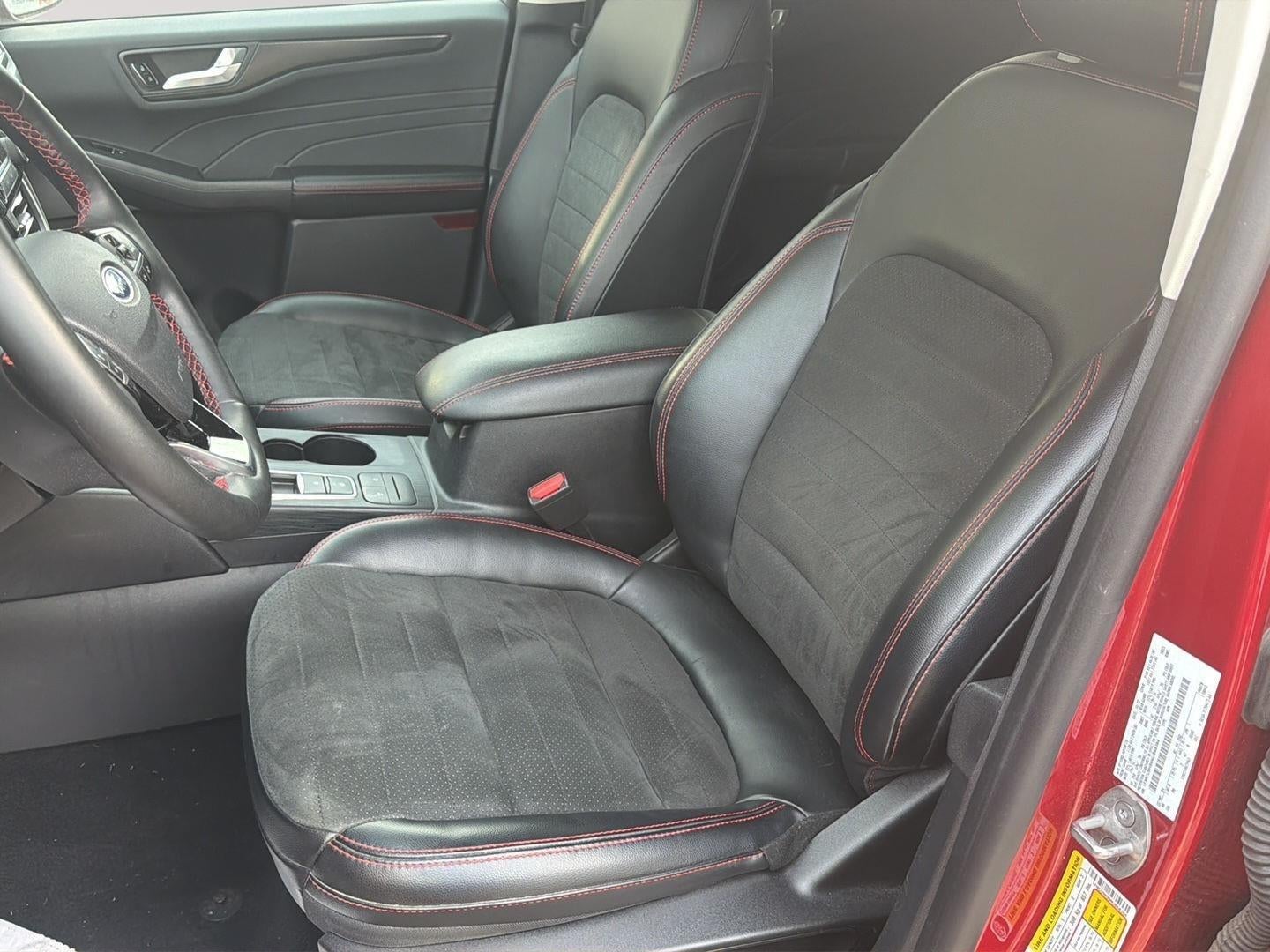 2022 Ford ESCAPE SEL Base