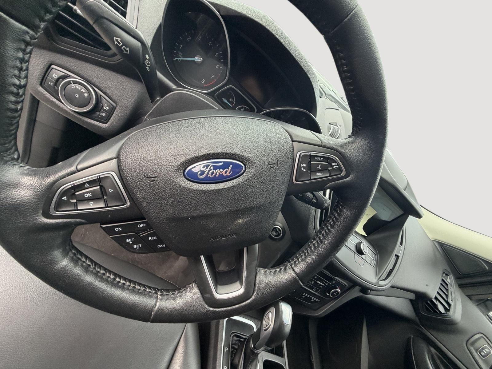 2019 Ford ESCAPE SEL Base