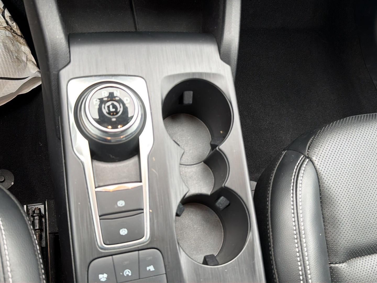 2022 Ford ESCAPE TIT Base