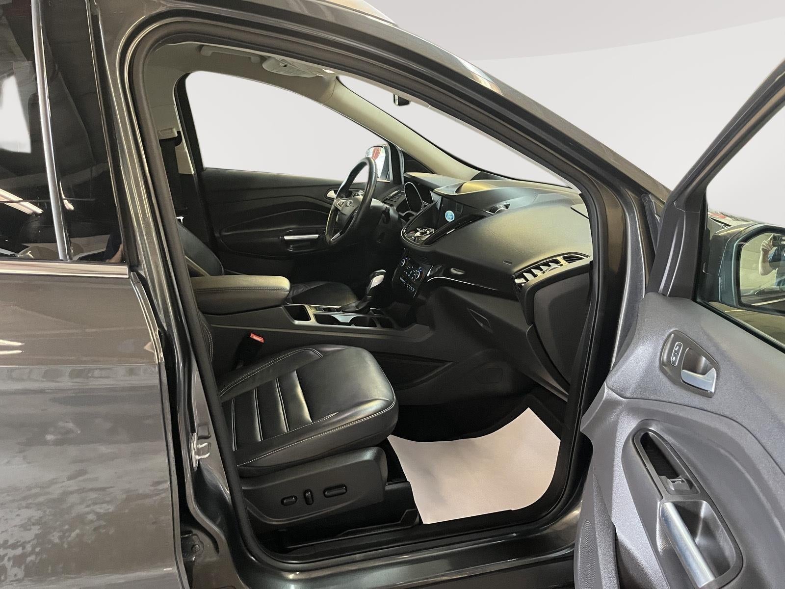 2019 Ford Escape Tit Base