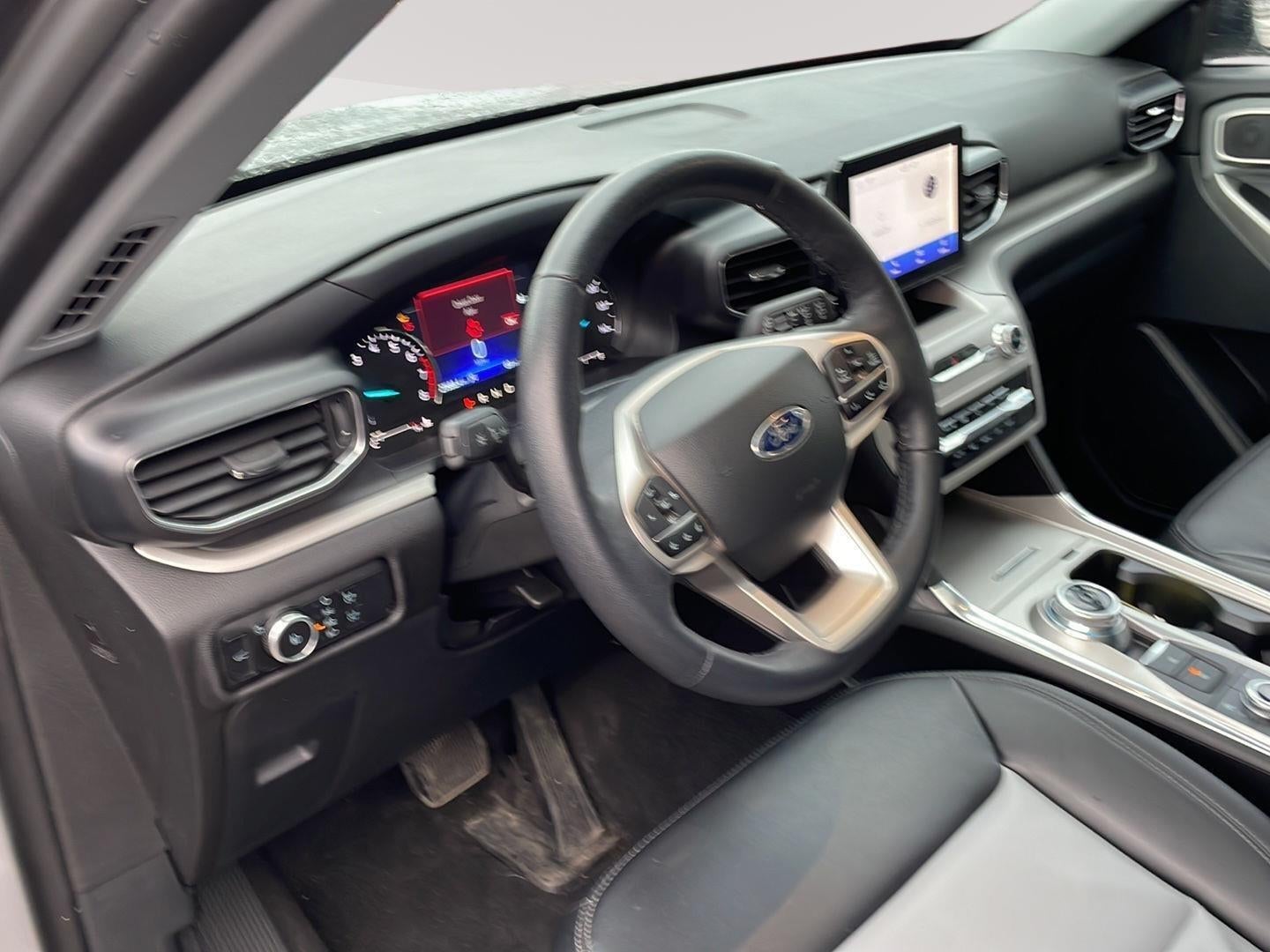 2023 Ford EXPLORER X Base