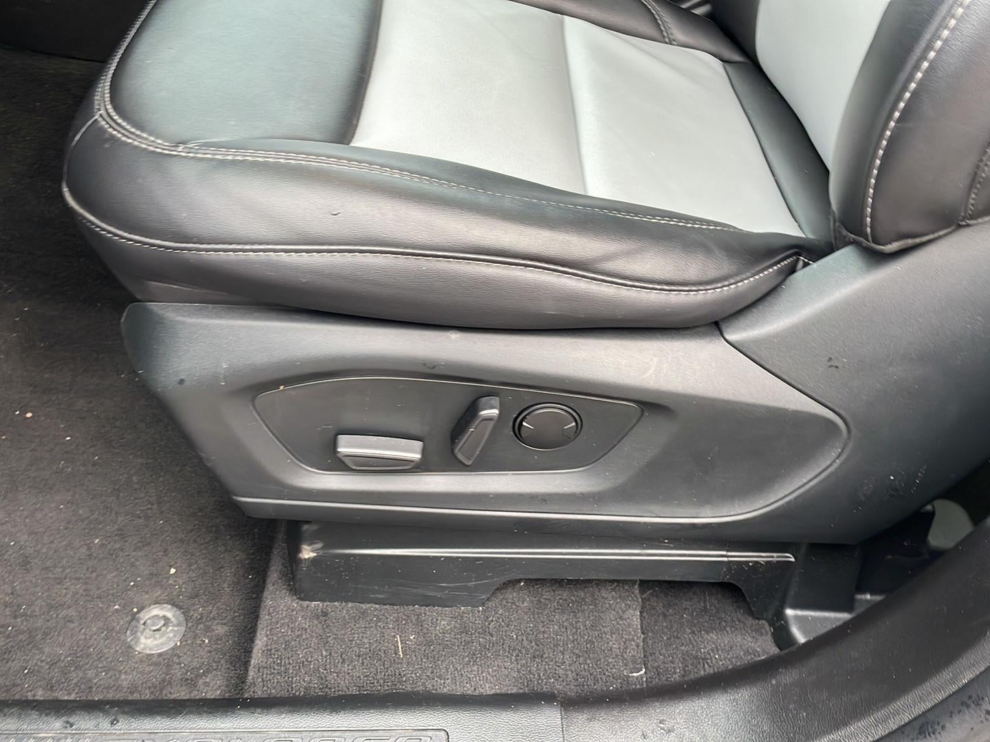 2023 Ford EXPLORER X Base