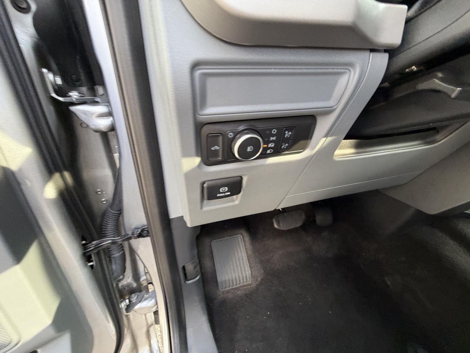 2022 Ford F150 SUPER Base