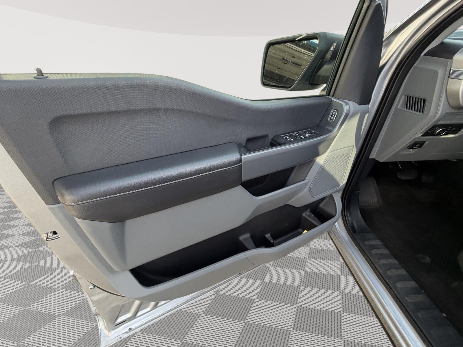 2022 Ford F150 SUPER Base