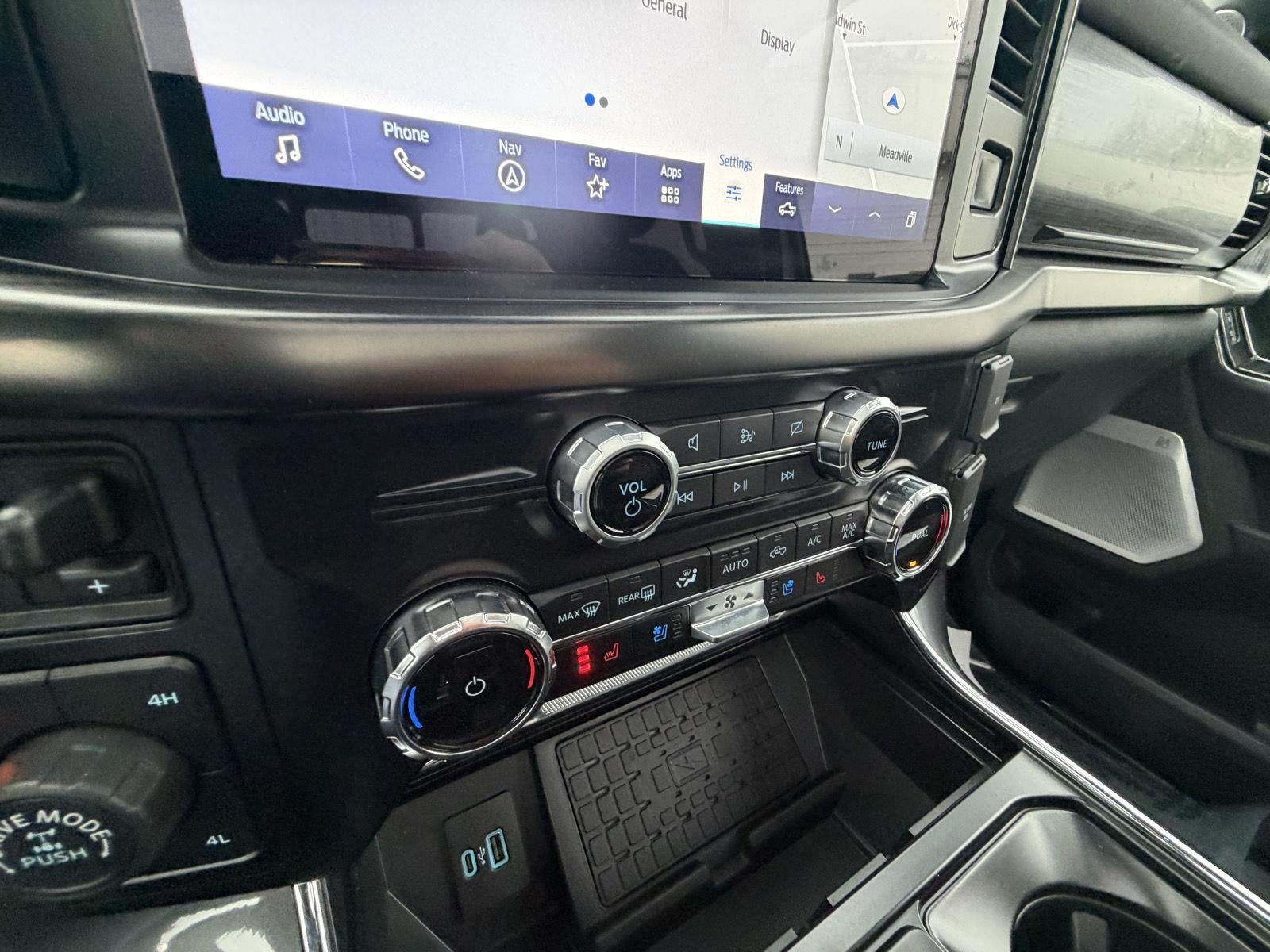 2023 Ford F150 SUPER Base