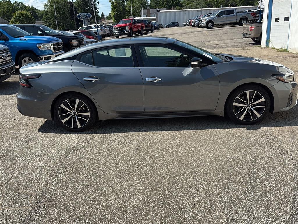 2023 Nissan MAXIMA SL Base
