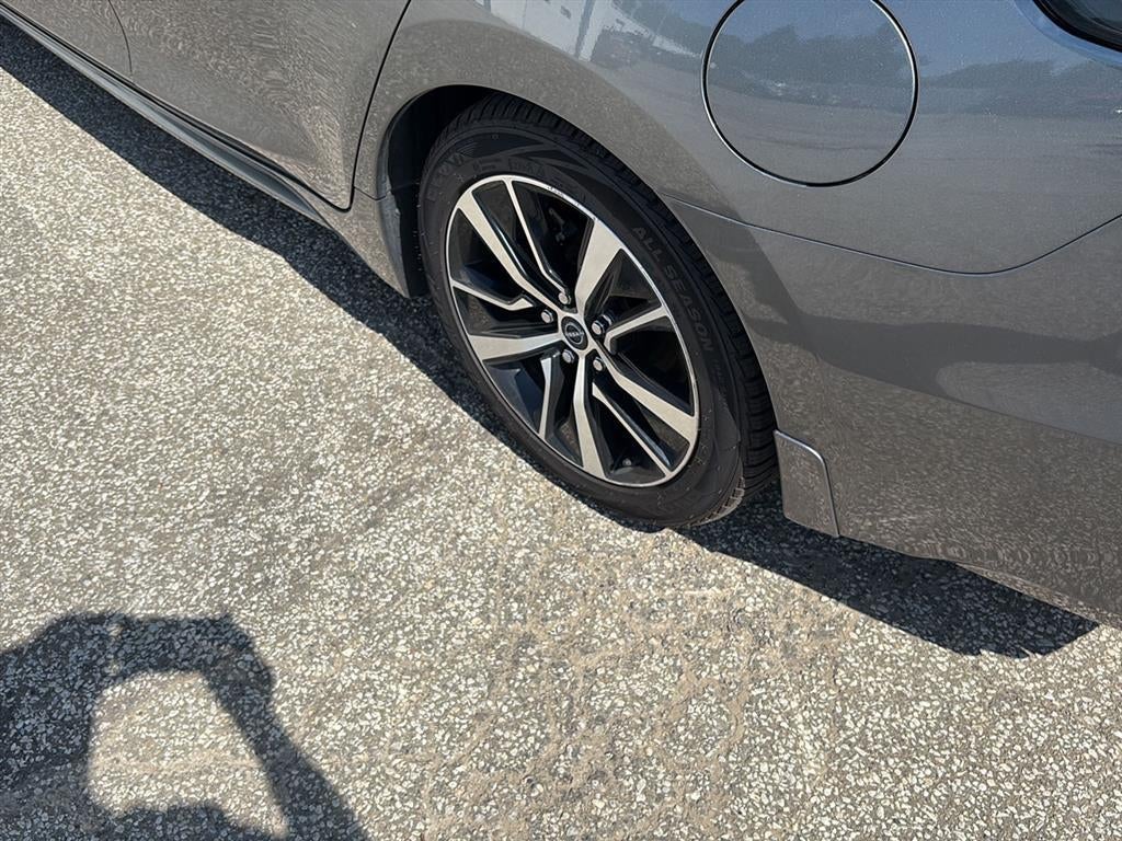 2023 Nissan MAXIMA SL Base