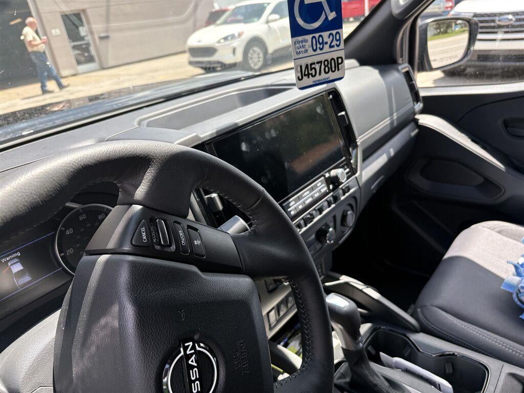 2026 Nissan Frontier Base