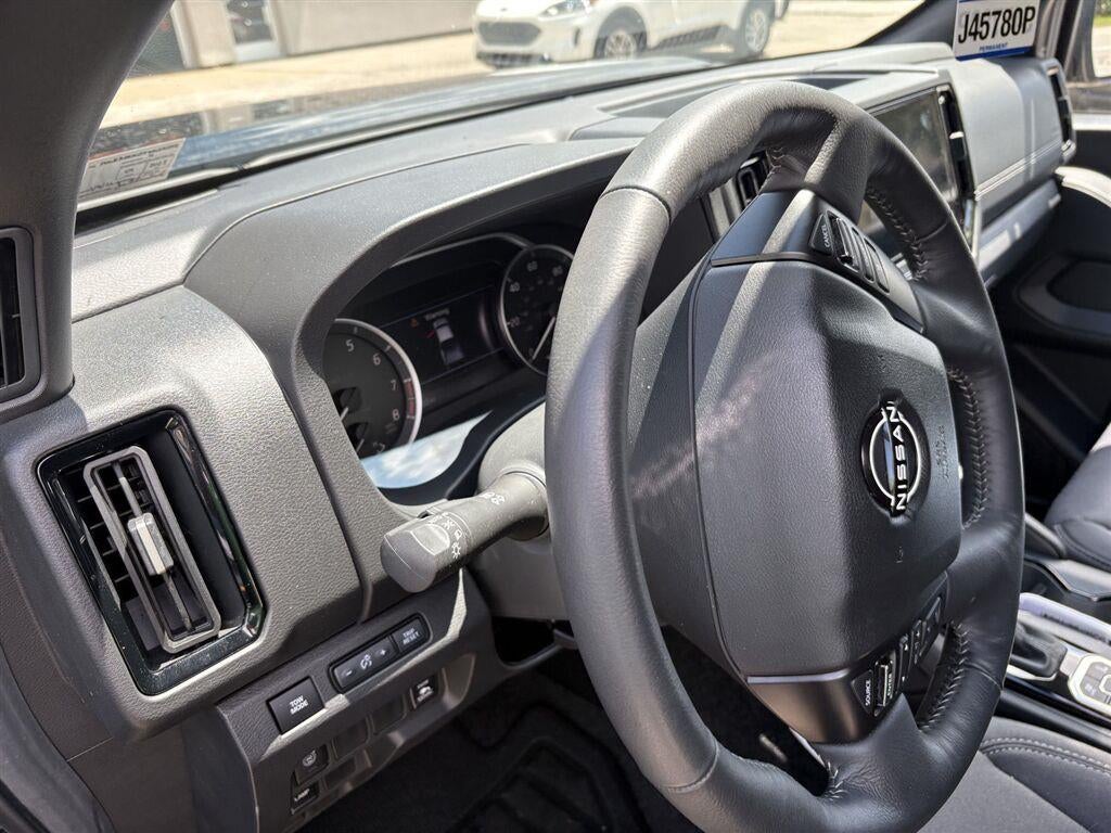 2026 Nissan Frontier Base