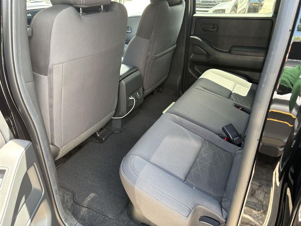 2026 Nissan Frontier Base