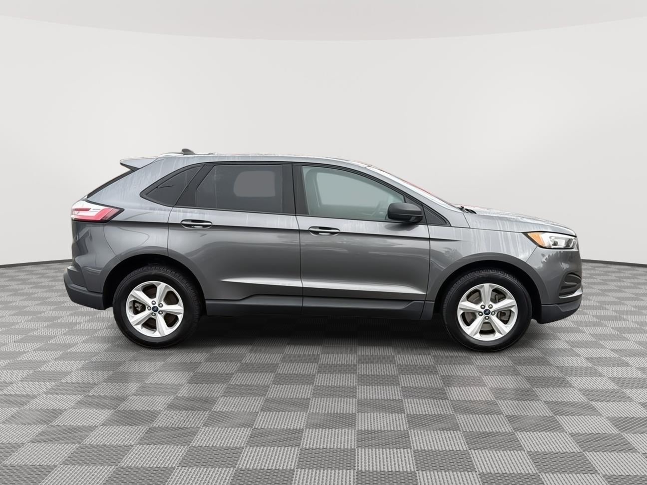 2021 Ford Edge SE