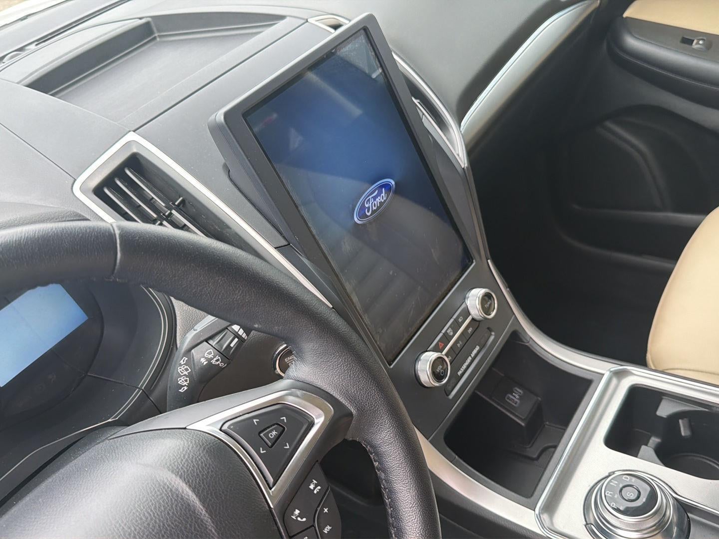 2022 Ford EDGE SEL Base