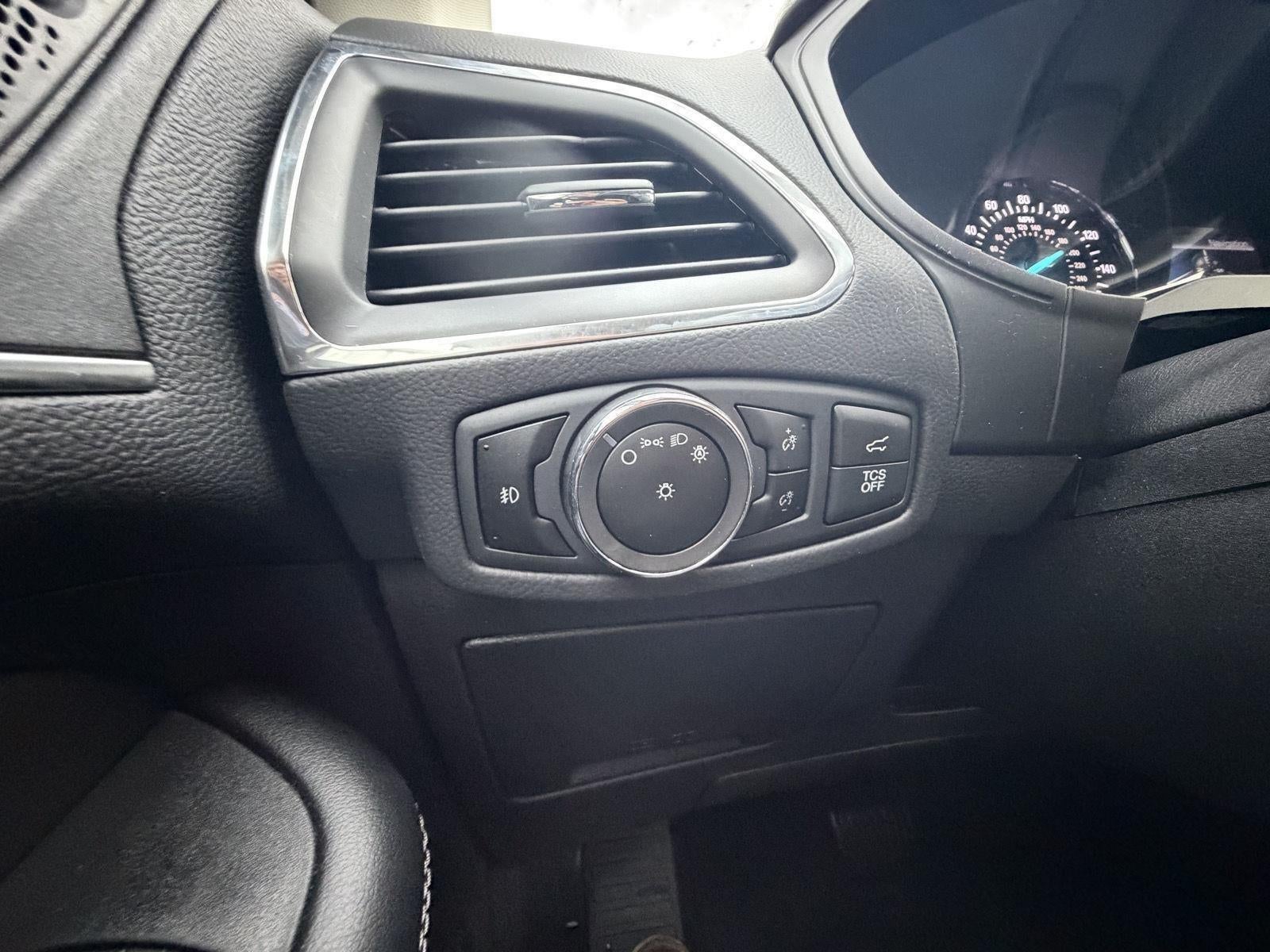 2023 Ford EDGE TITAN Base