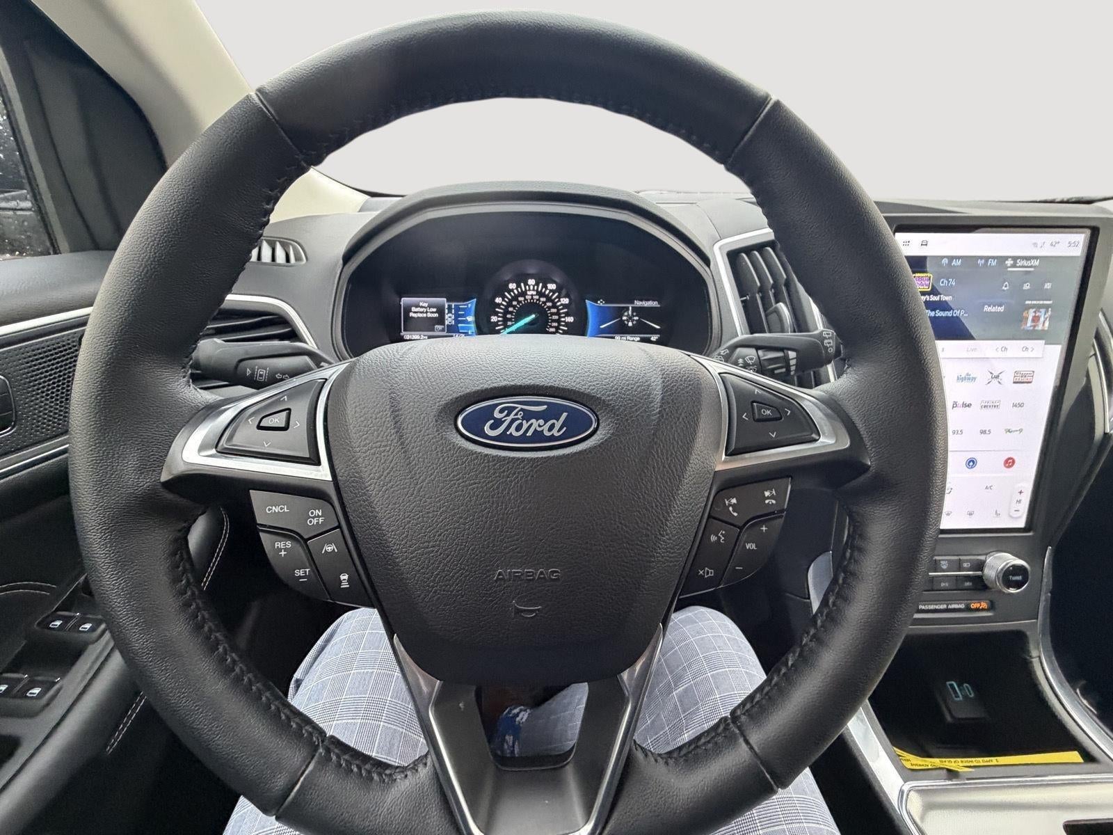 2023 Ford EDGE TITAN Base