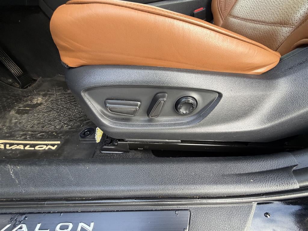 2019 Toyota Avalon Hybrid Limited