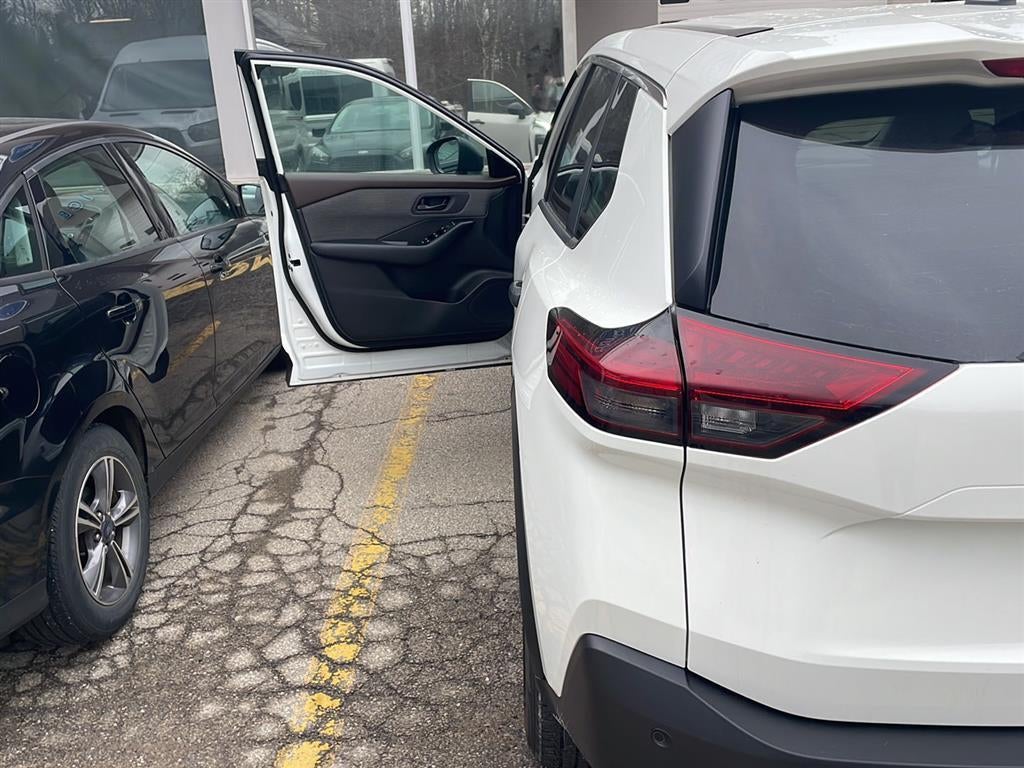 2023 Nissan ROGUE S Base