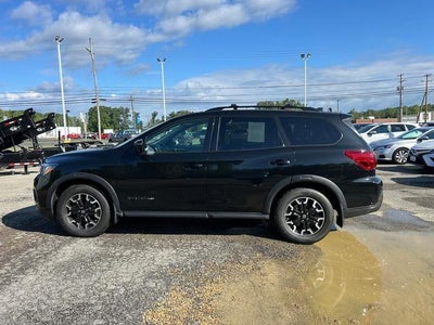 2020 Nissan Pathfinder SL