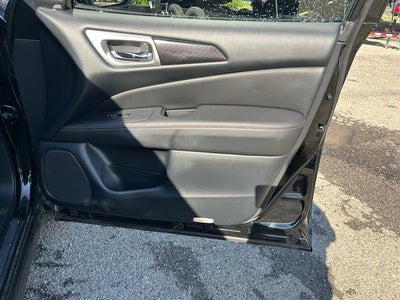 2020 Nissan Pathfinder SL