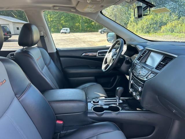 2020 Nissan Pathfinder SL